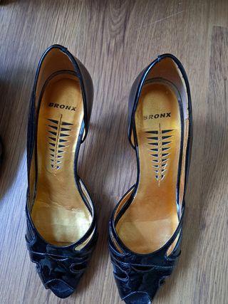 zapato de mujer de vestir con tacon color negro pa