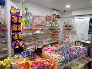 R-6990812 Traspaso Tienda de Chuches Castelldefels