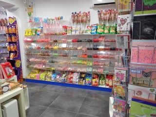 R-6990812 Traspaso Tienda de Chuches Castelldefels