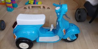 Moto vespa antigua para niños con motor
