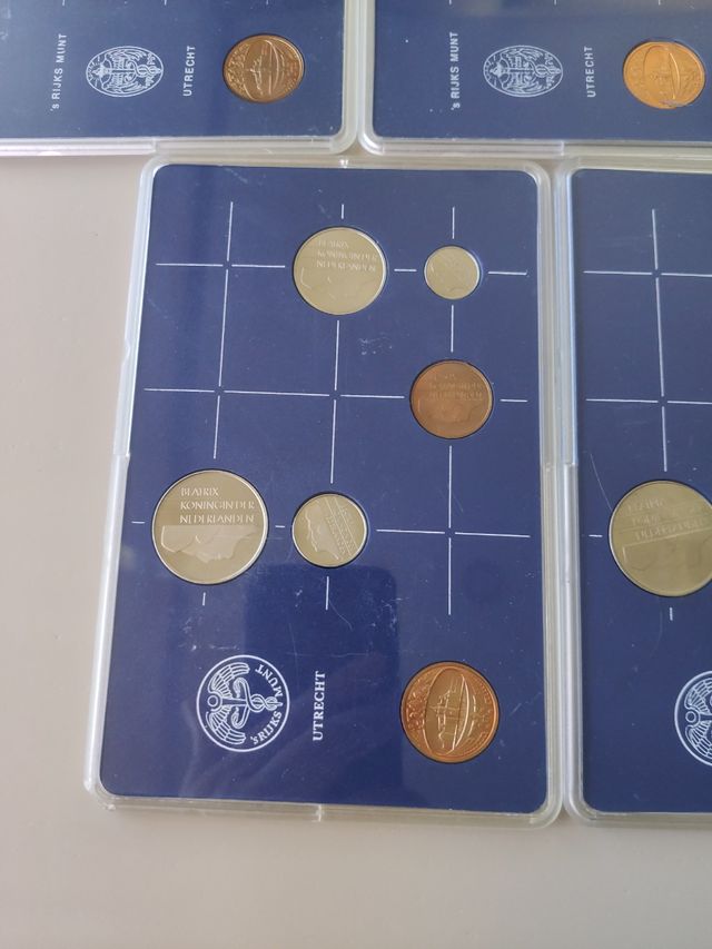 5 Estuches Nederland 1982/83/84/85/86