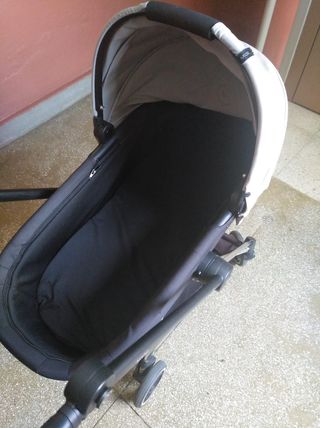 Coche bebé convertible dos piezas