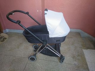 Coche bebé convertible dos piezas