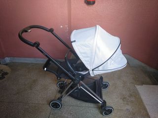 Coche bebé convertible dos piezas