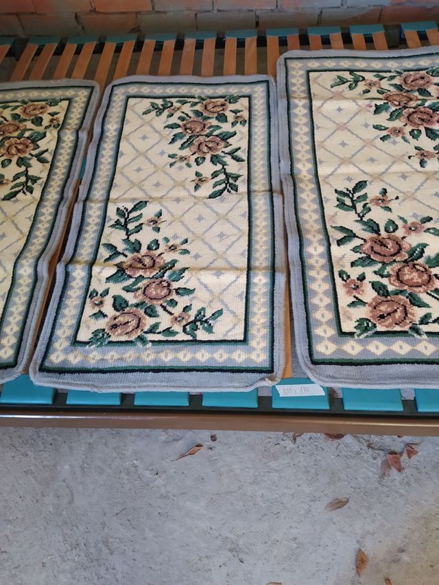 juego tres alfombras