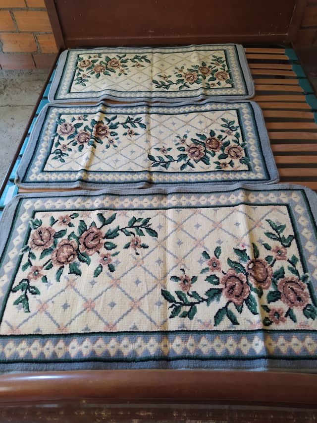 juego tres alfombras