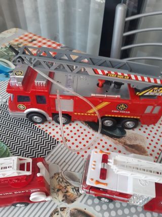 4 camiones Bomberos juguete