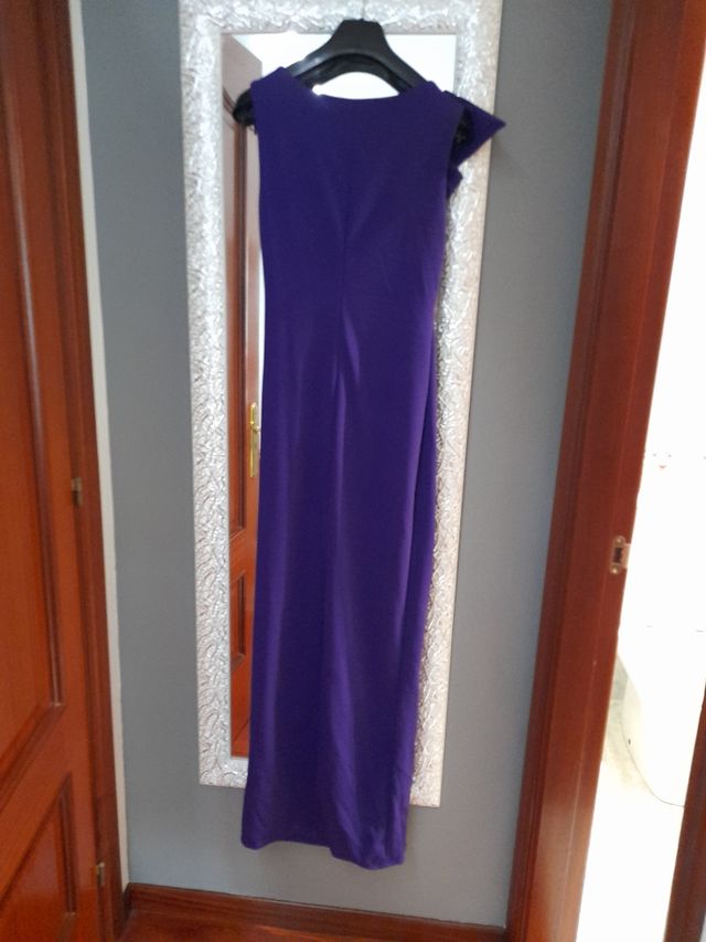 Vestido violeta tubo