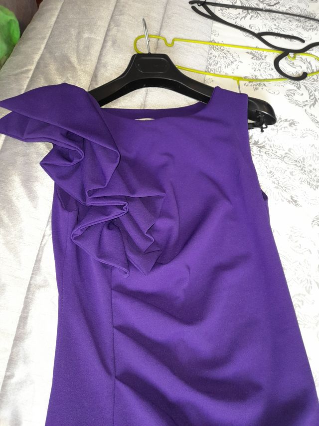 Vestido violeta tubo