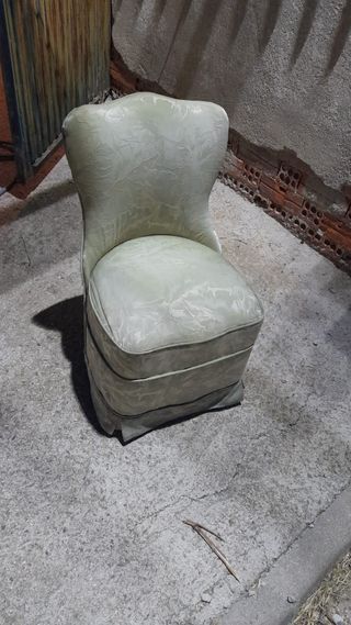 Butaca descalzadora años 40 retro seda