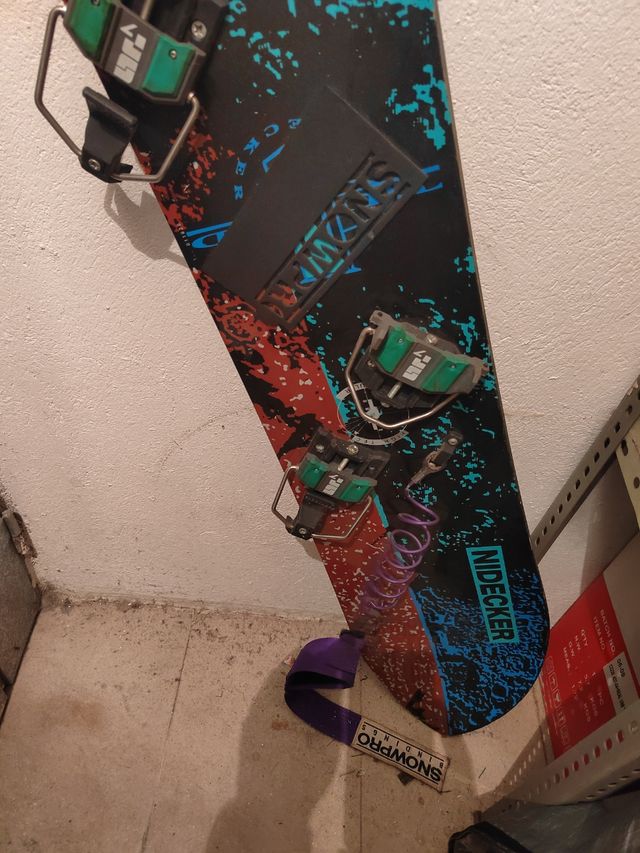 Antigua tabla de snow