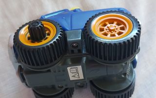 Tonka coche motorizado chuck & friends