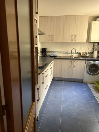 Se alquila habitación opción tv y baño individual