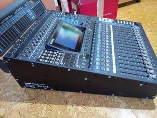 MESA DE MEZCLAS YAMAHA DM1000 VCM
