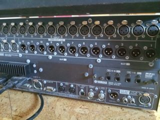 MESA DE MEZCLAS YAMAHA DM1000 VCM