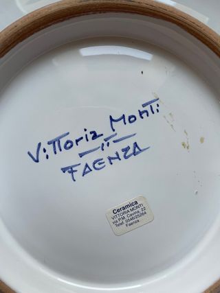 Piatto maiolica Faenza Bella Vittoria Monti