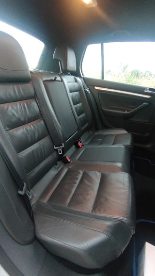 VW Golf R32 V6 M