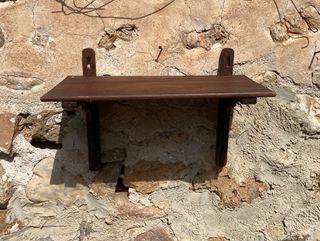 Antigua estanteria de madera