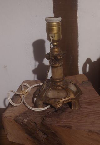 Antiguo pie de lampara.(15%DESCUENTO. )0