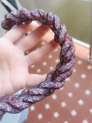 Gargantilla bisutería tonos rojos/rosas