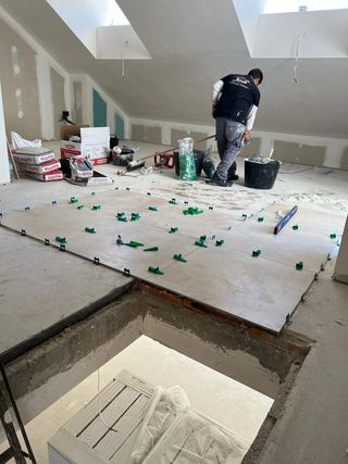 Construcciones y Reformas JIREH S.L.