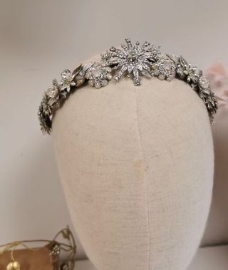 tiara novia 