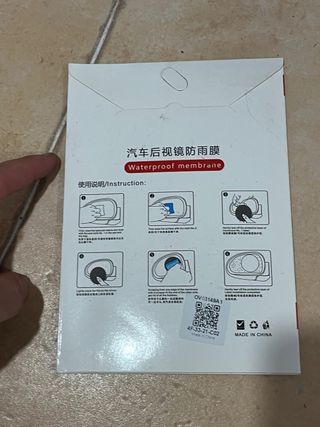 Pegatina antigotas para espejo retrovisor