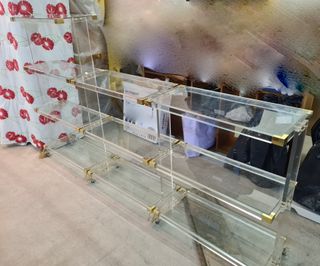 Estantería baldas cristal y metacrilato con ruedas