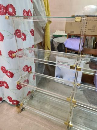 Estantería baldas cristal y metacrilato con ruedas