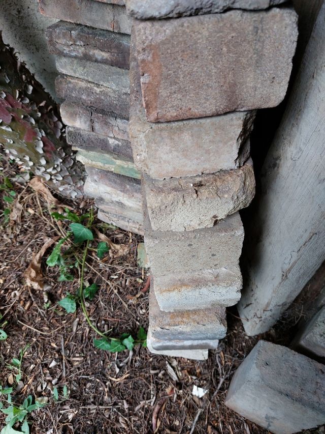 ladrillo refractario. 1€ la,unidad