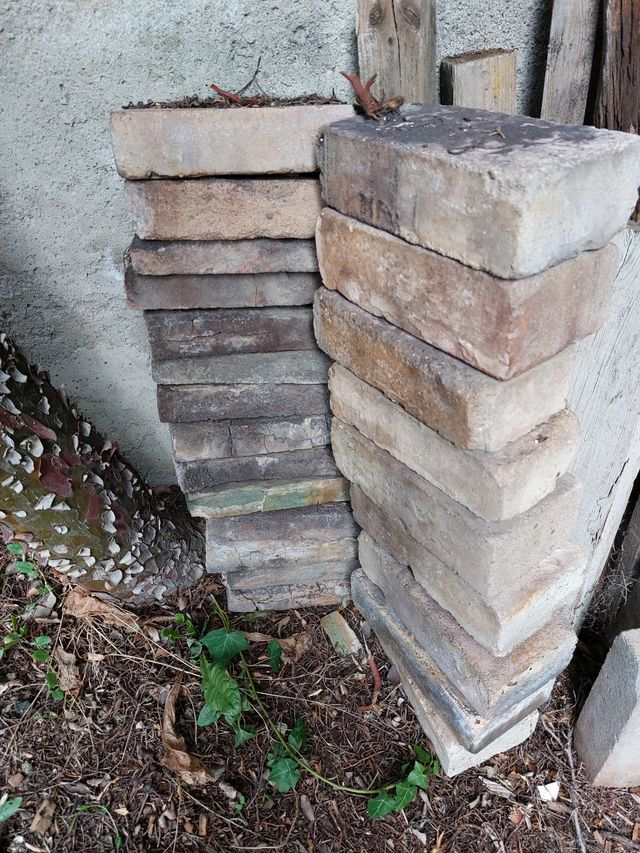 ladrillo refractario. 1€ la,unidad