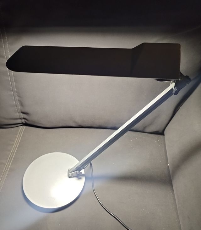 Lamparita LED de mesa  ó escritorio