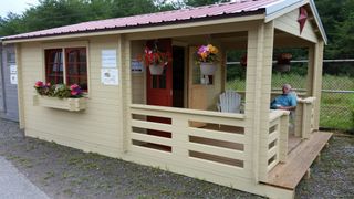 Casa de madera diáfana MONTANA 23,8m2 con porche