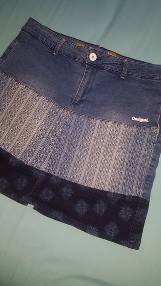 Falda vaquera desigual