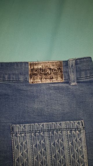 Falda vaquera desigual