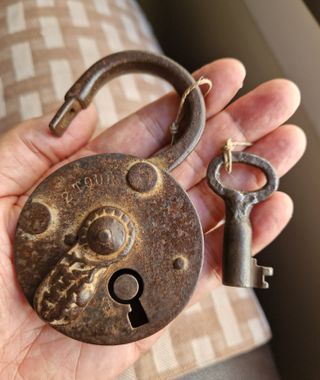 CANDADO ANTIGUO 2 TOUR