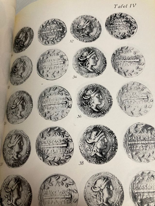 El tesoro de monedas Caprioru. Libro edicion 1969