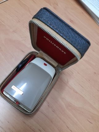 Máquina afeitadora años 60 PHILISHAVE con estuche.