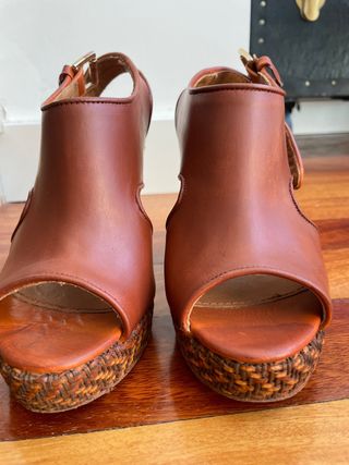 sandalias cuero plataforma Uterque 37