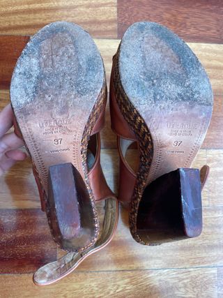 sandalias cuero plataforma Uterque 37