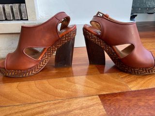 sandalias cuero plataforma Uterque 37