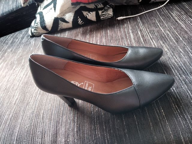 Zapatos tacon piel nuevos del 40