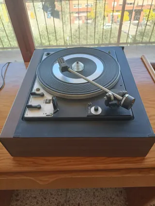 Tocadiscos Bettor EF-235