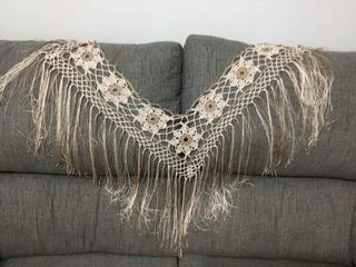 Mantón de ganchillo