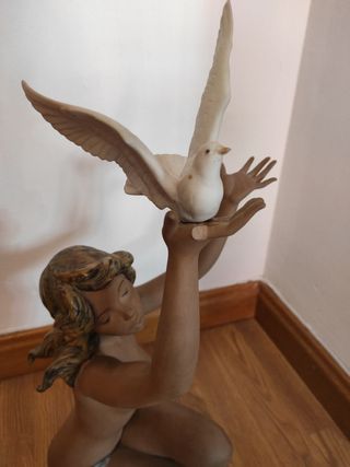 Figura Lladró Mujer Ofrenda de paz