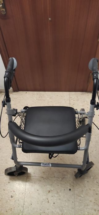 Andador con silla