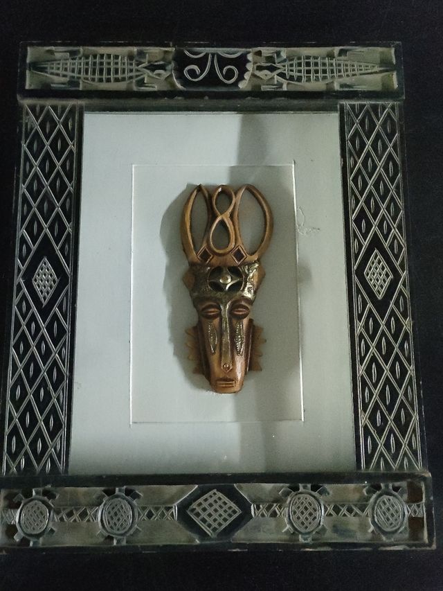 CUADROS CON DOBLE FONDO ETNICOS