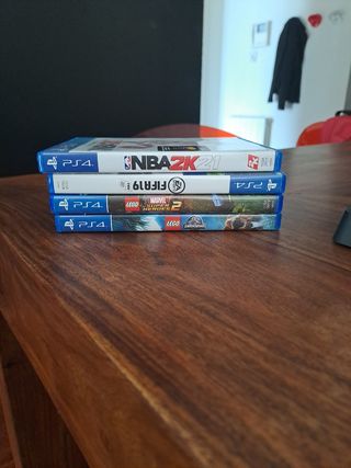Ps4+2 mandos con 8 juegos de regalo(opcionales)