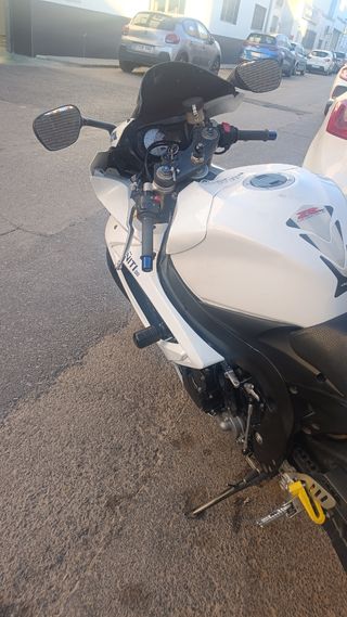 Suzuki gsxr 600 k7