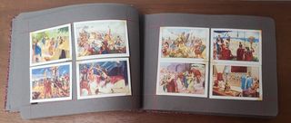 Álbum con 3 Colecciones de Cromos